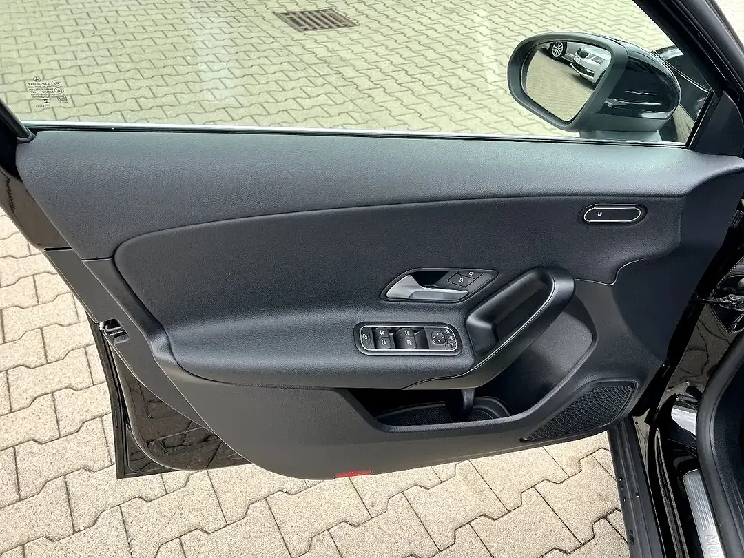 Mercedes-Benz A 180 - Thumbnail 10