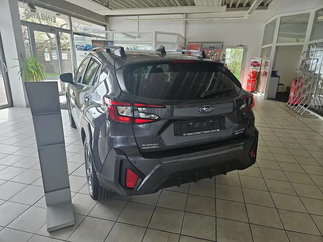Subaru Crosstrek - Thumbnail 4