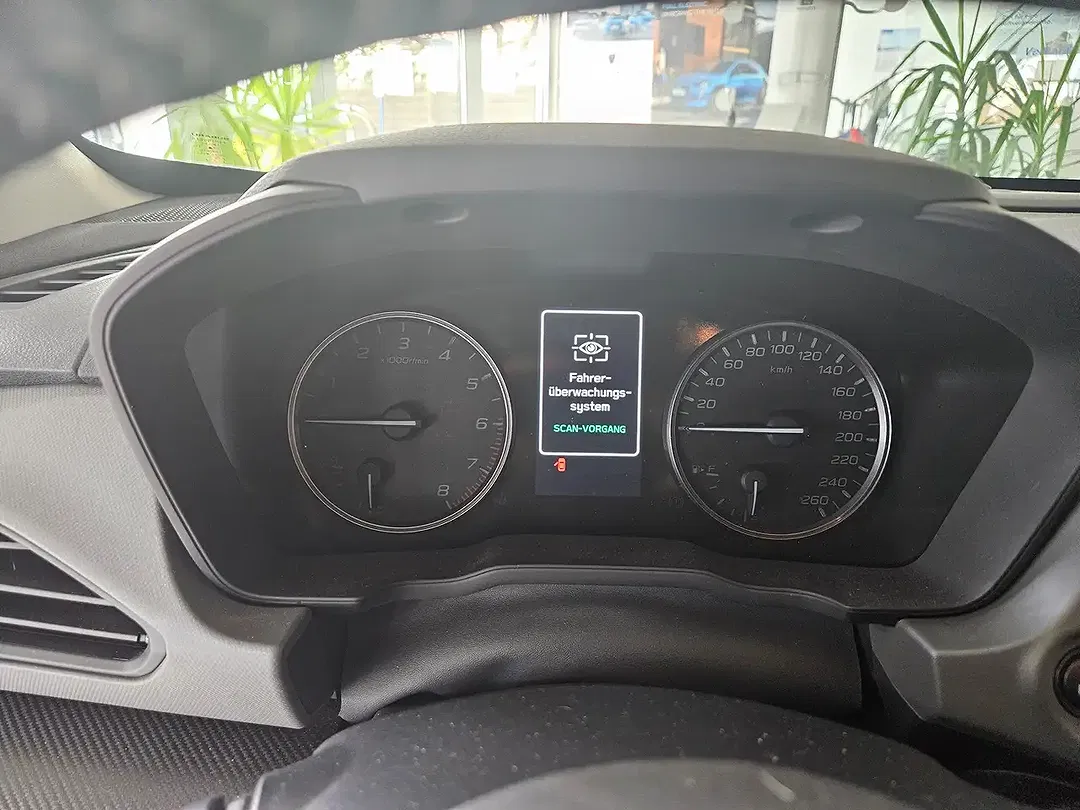Subaru Crosstrek - Thumbnail 8