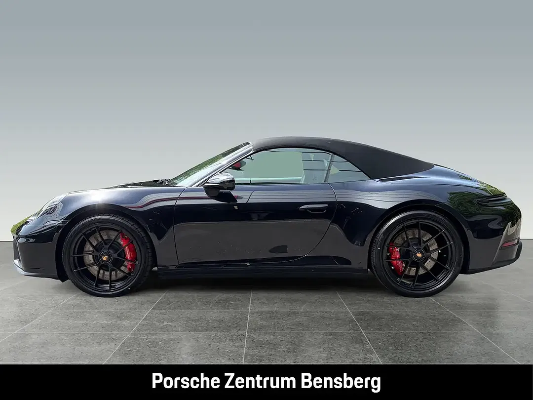 Porsche 992 - Thumbnail 2