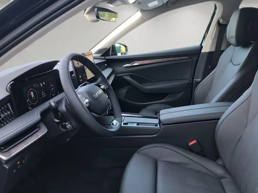 Skoda Superb - Thumbnail 10