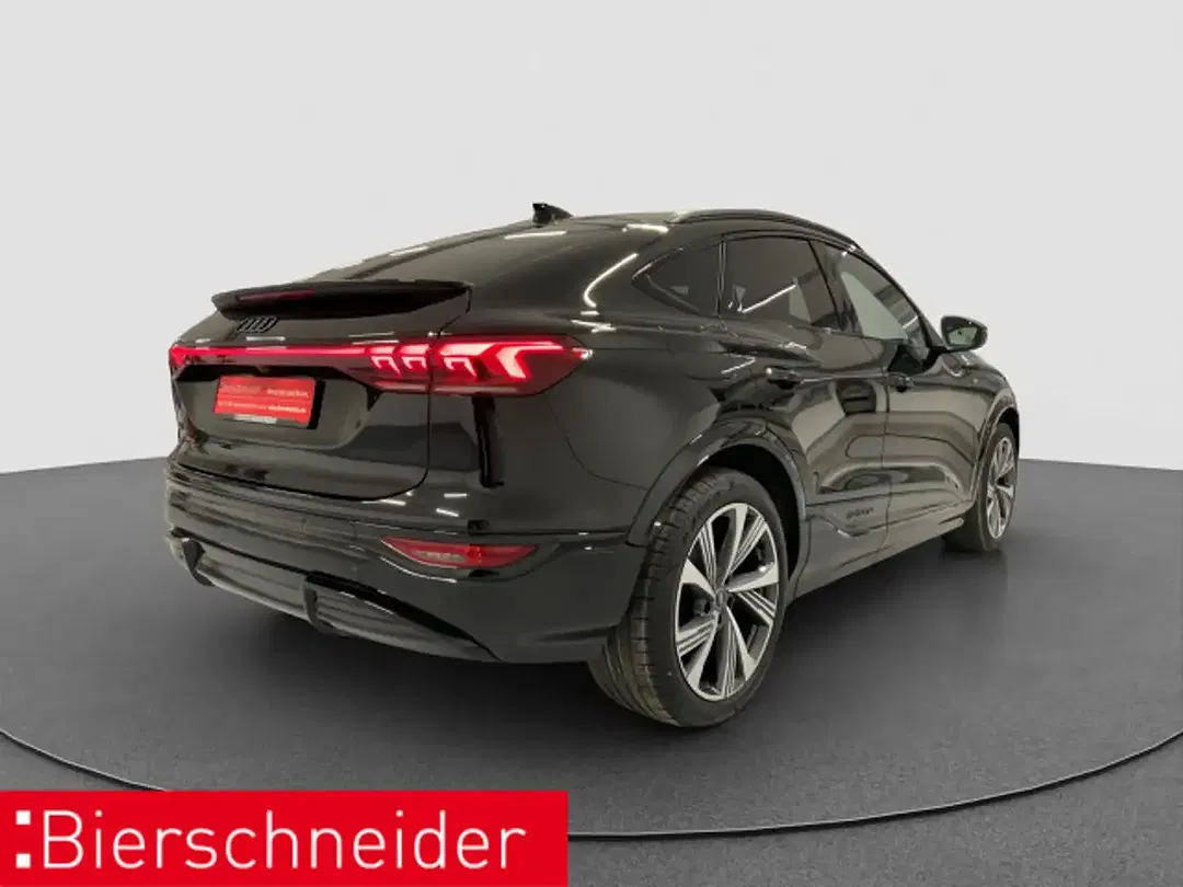 Audi Q6 e-tron - Thumbnail 6