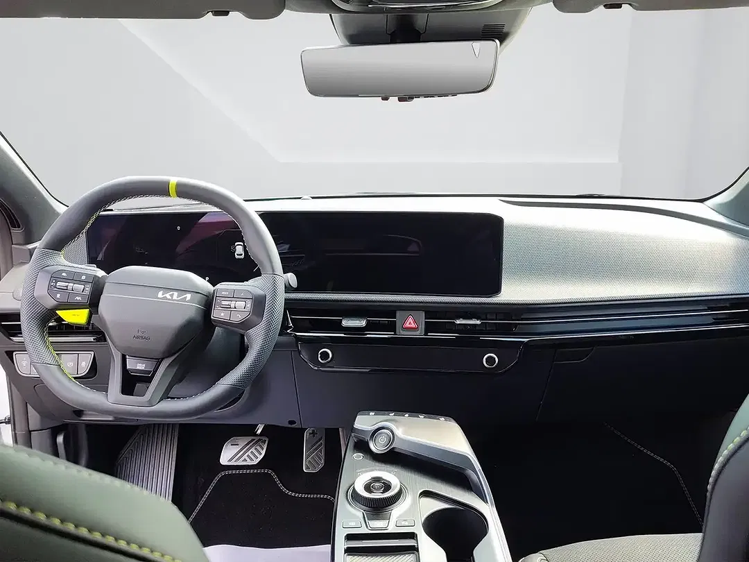 Kia EV6 - Thumbnail 11