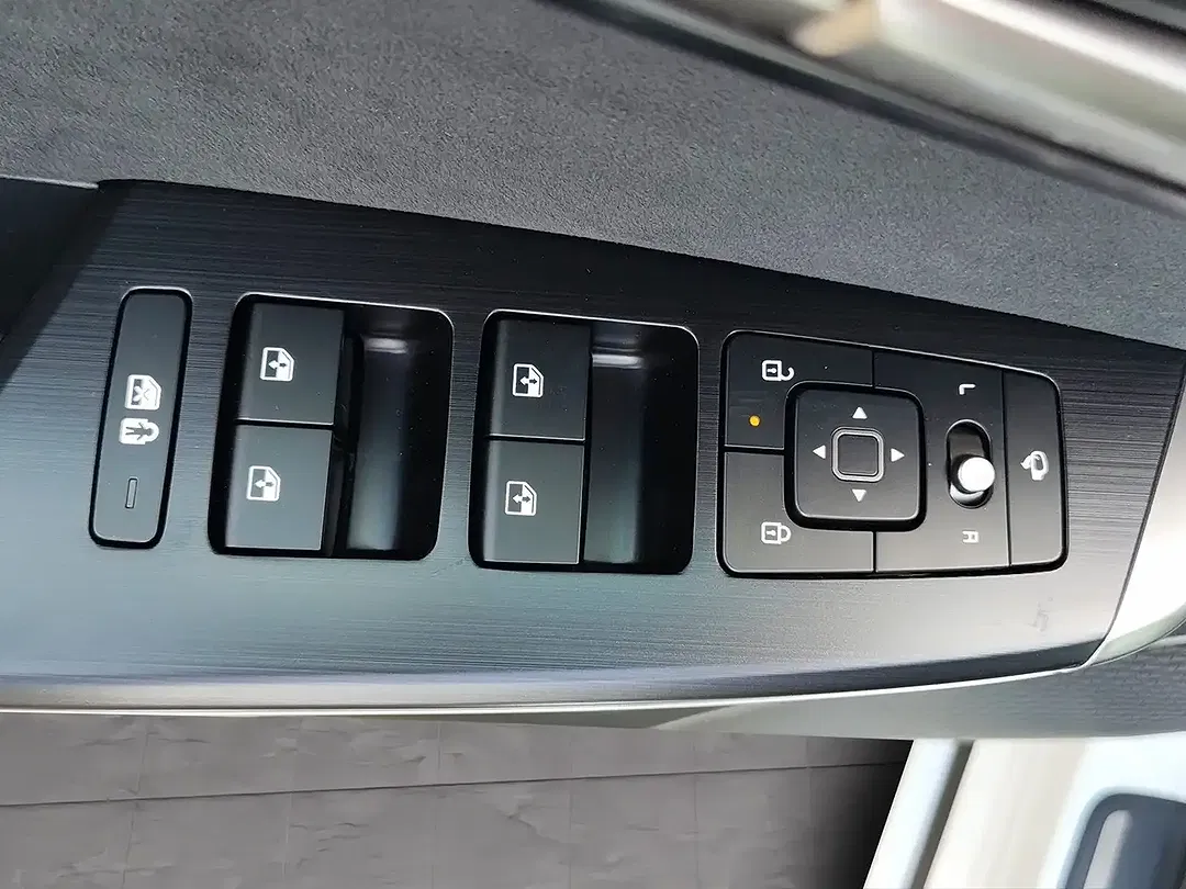 Kia EV6 - Thumbnail 12