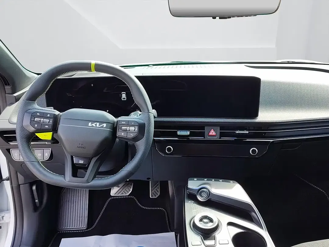 Kia EV6 - Thumbnail 14