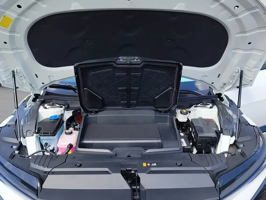 Kia EV6 - Thumbnail 18