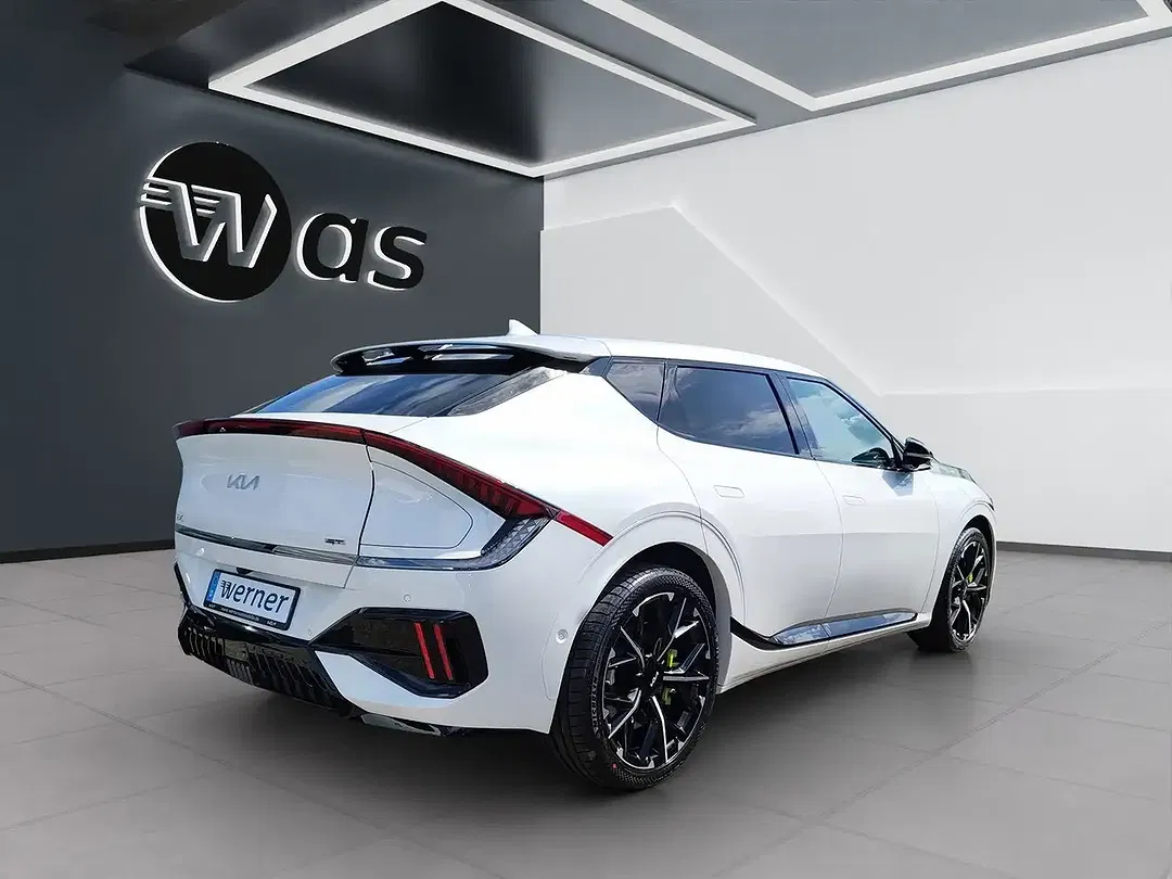 Kia EV6 - Thumbnail 4