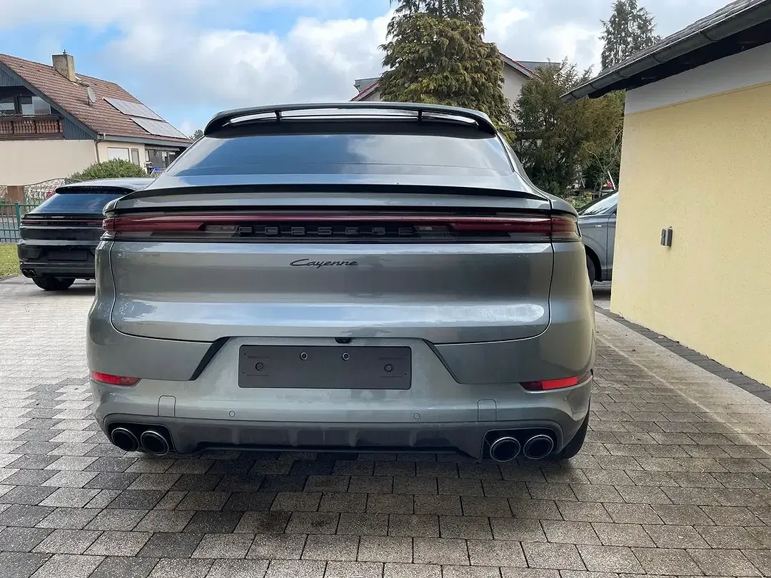 Porsche Cayenne - Thumbnail 5