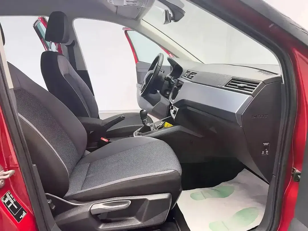 SEAT Arona - Thumbnail 13