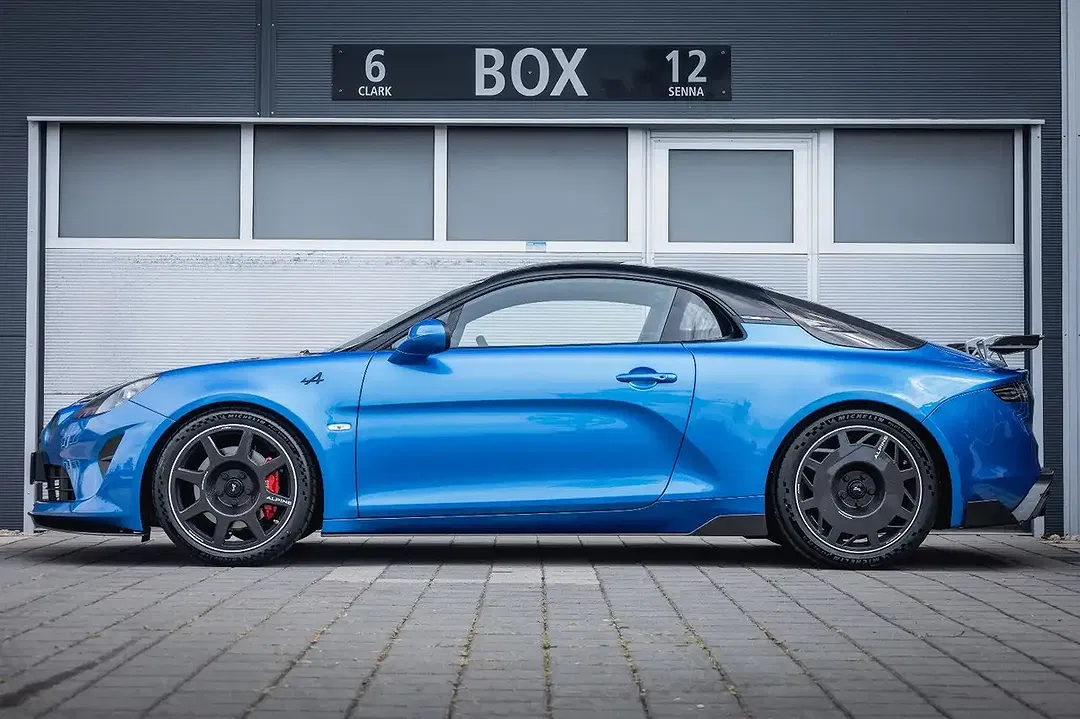 Alpine A110 - Thumbnail 2