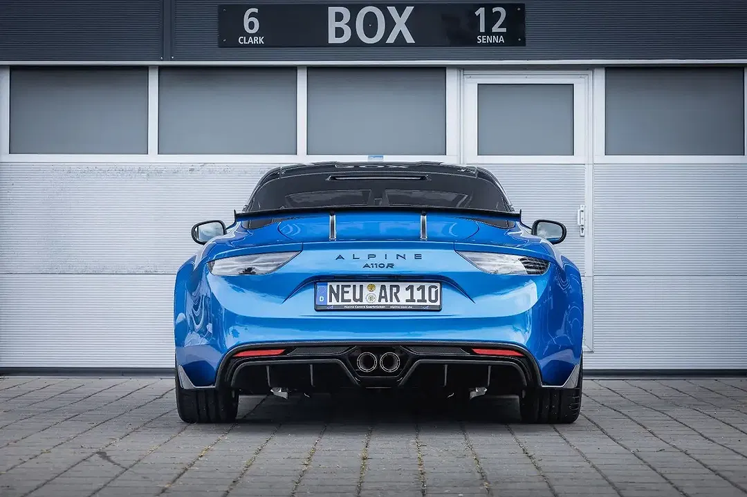 Alpine A110 - Thumbnail 3