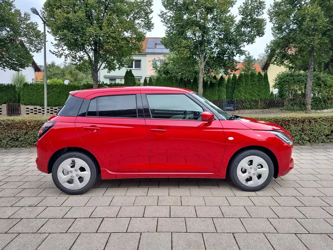 Suzuki Swift - Thumbnail 5