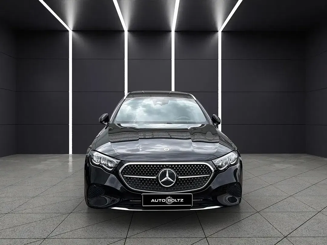 Mercedes-Benz E 200 - Thumbnail 2