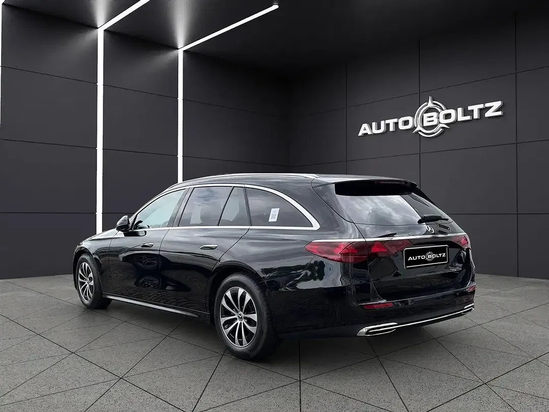 Mercedes-Benz E 200 - Thumbnail 4