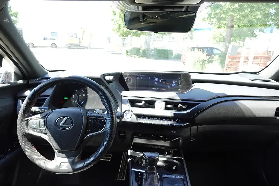 Lexus UX 250h - Thumbnail 13