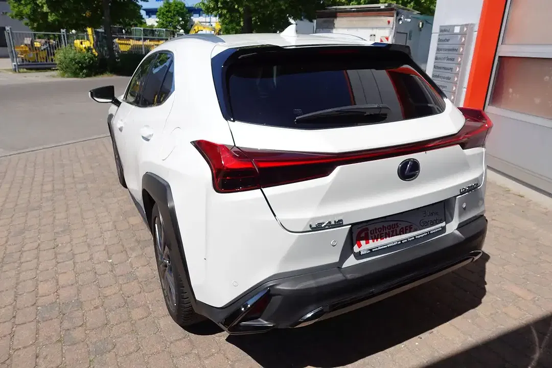 Lexus UX 250h - Thumbnail 3