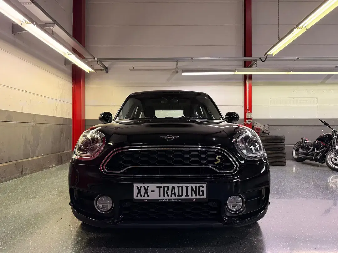 MINI Cooper SE Countryman - Thumbnail 1