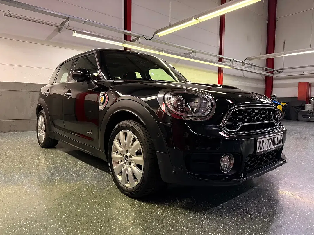 MINI Cooper SE Countryman - Thumbnail 2