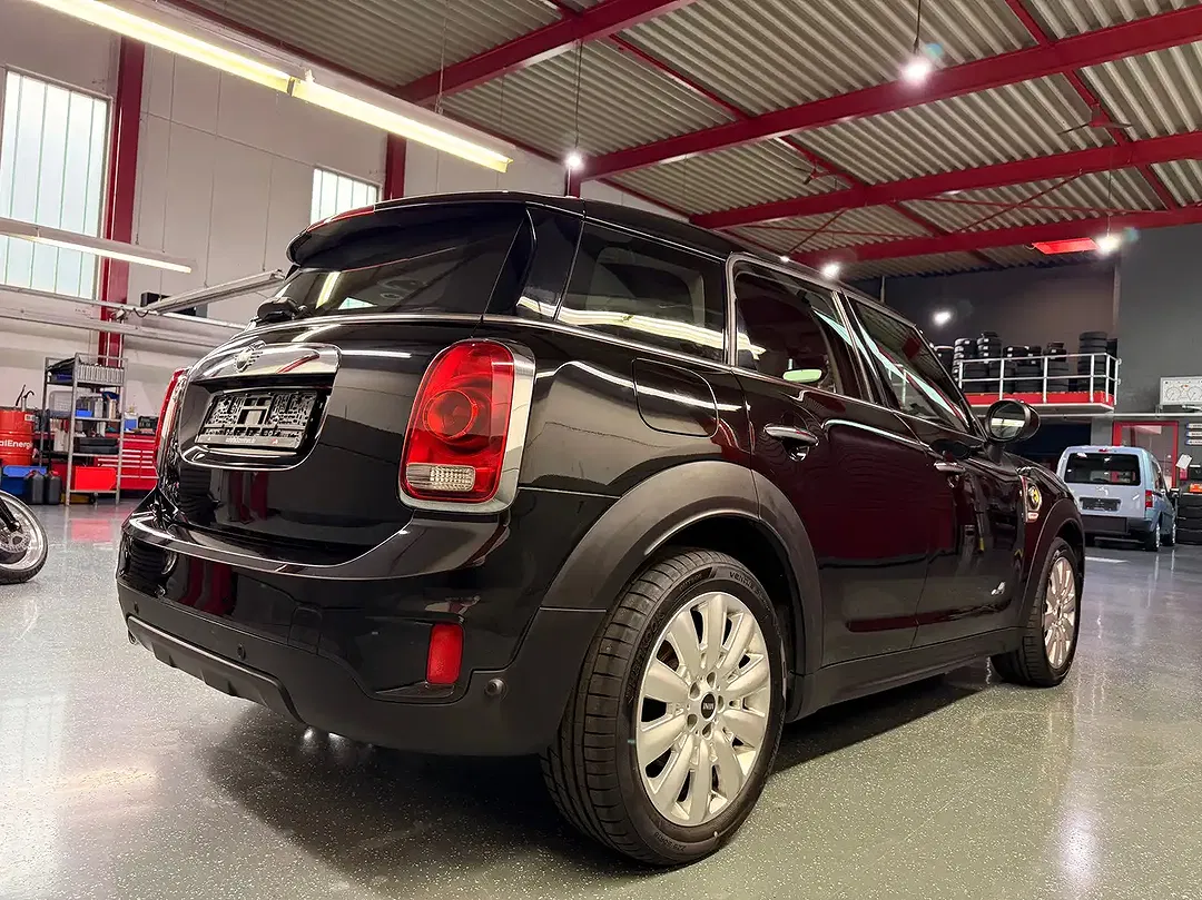 MINI Cooper SE Countryman - Thumbnail 4
