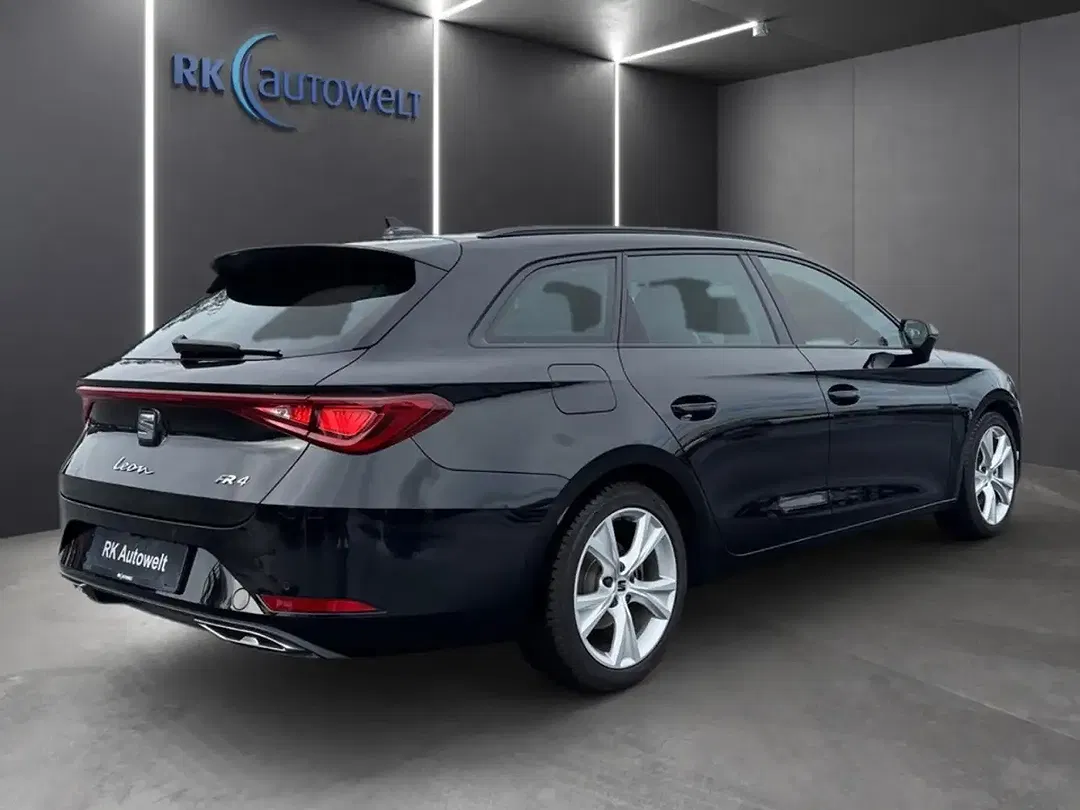 SEAT Leon - Thumbnail 4