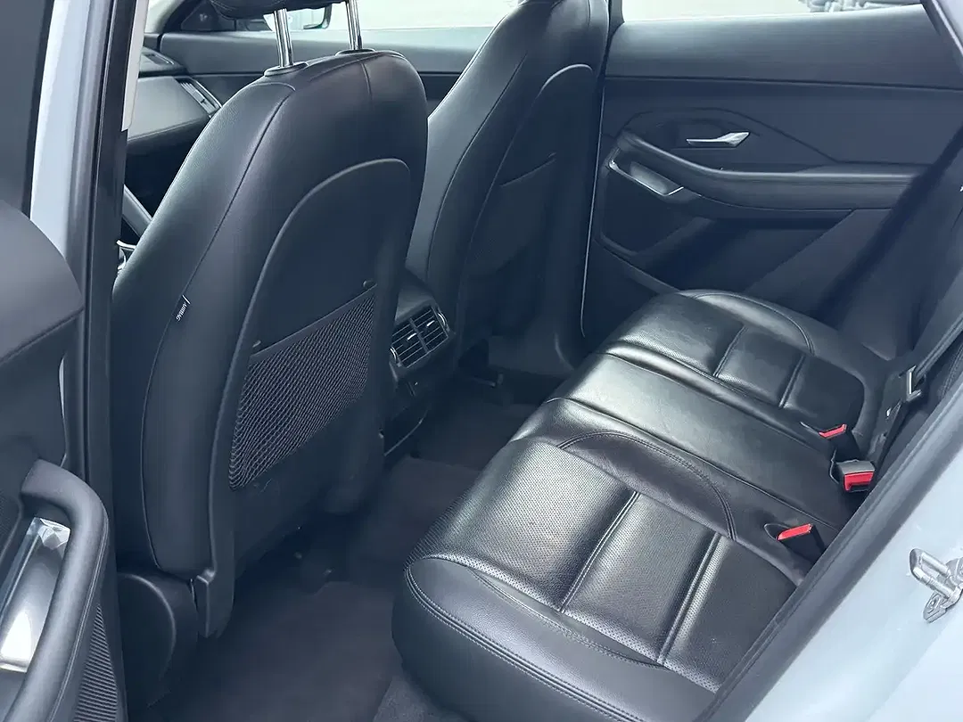 Jaguar E-Pace - Thumbnail 12