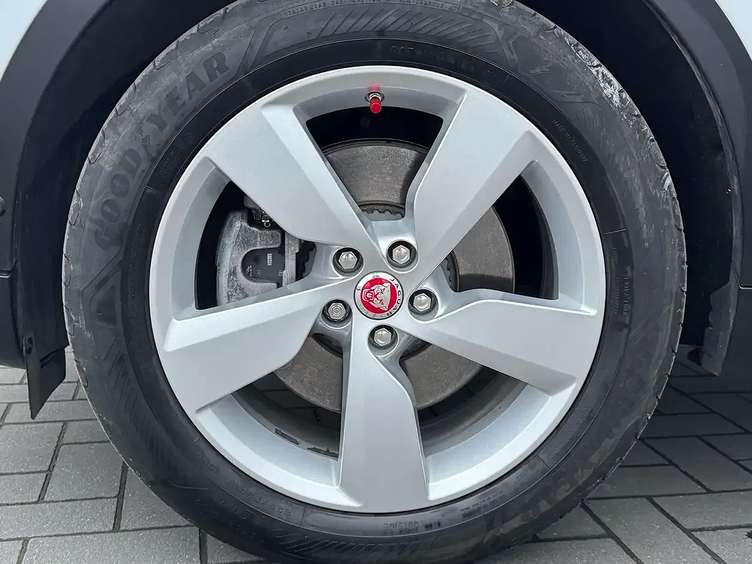 Jaguar E-Pace - Thumbnail 15