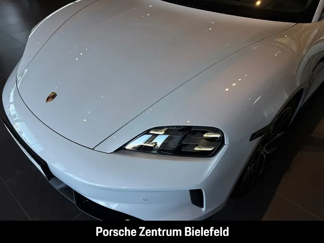 Porsche Taycan - Thumbnail 10