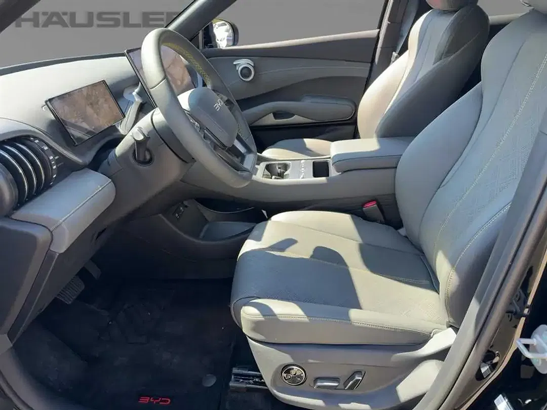 BYD Atto 3 - Thumbnail 8