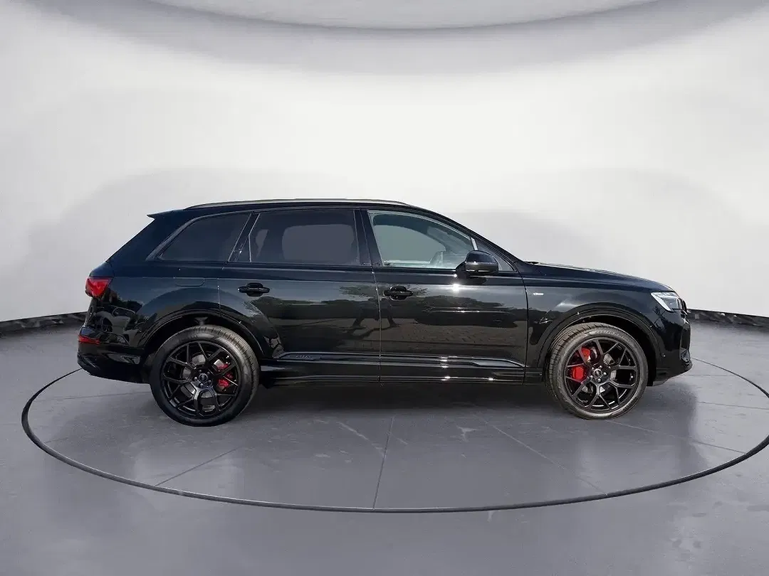 Audi Q7 - Thumbnail 6