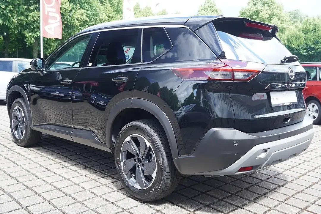 Nissan X-Trail - Thumbnail 2