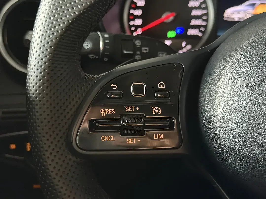 Mercedes-Benz C 300 - Thumbnail 14
