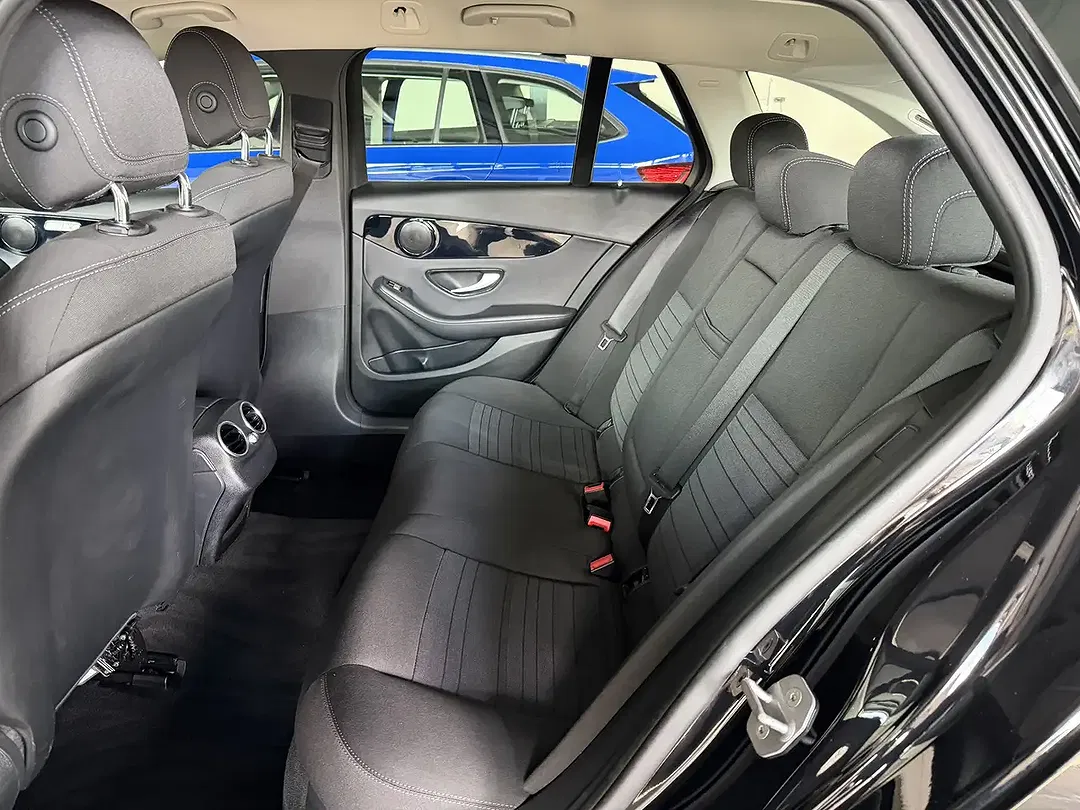 Mercedes-Benz C 300 - Thumbnail 8