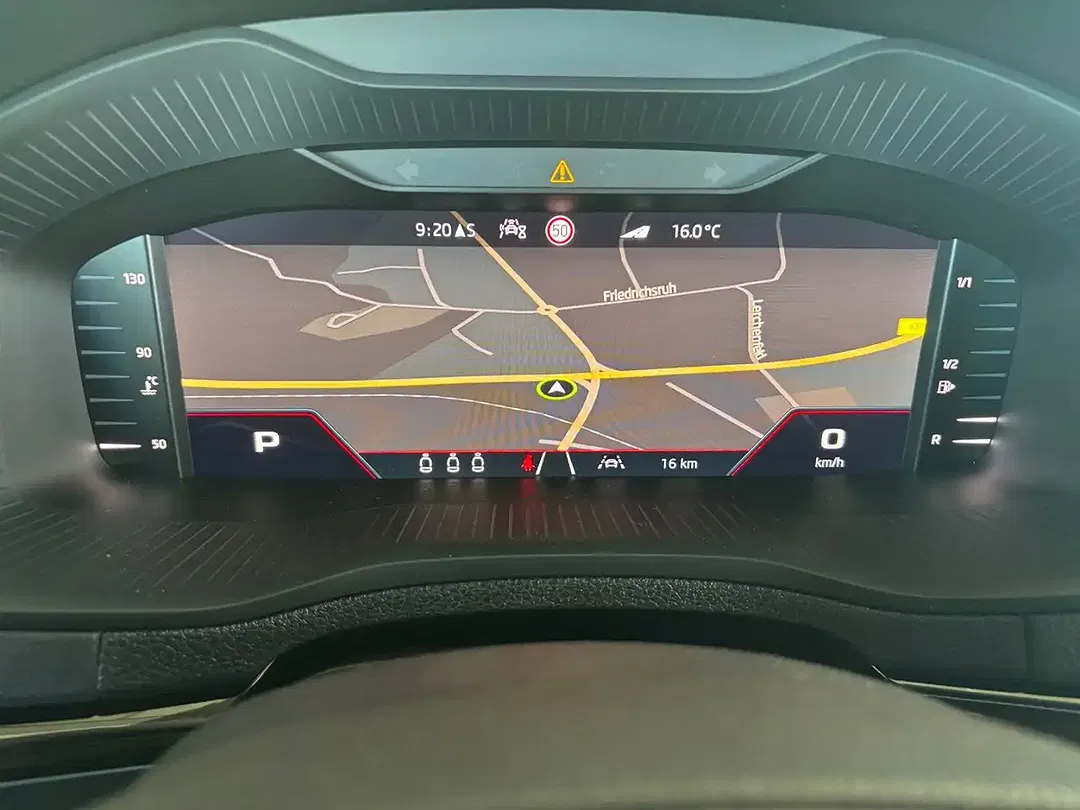 Skoda Karoq - Thumbnail 12