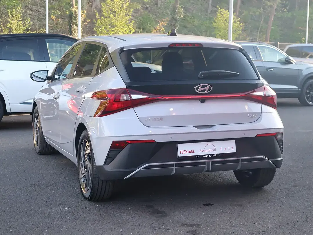 Hyundai i20 - Thumbnail 2