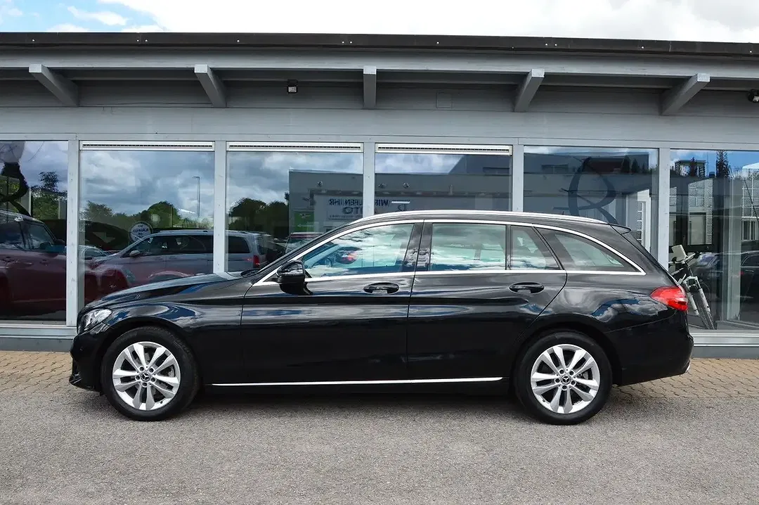 Mercedes-Benz C 220 - Thumbnail 2