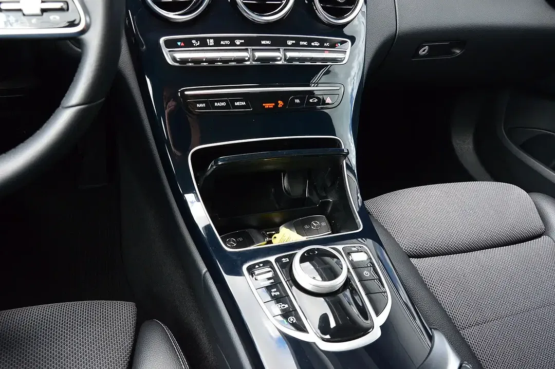 Mercedes-Benz C 220 - Thumbnail 9