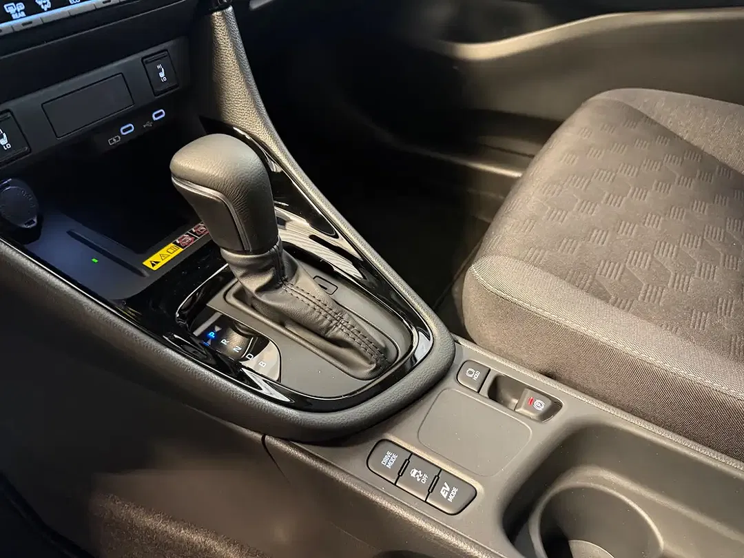 Toyota Yaris - Thumbnail 10