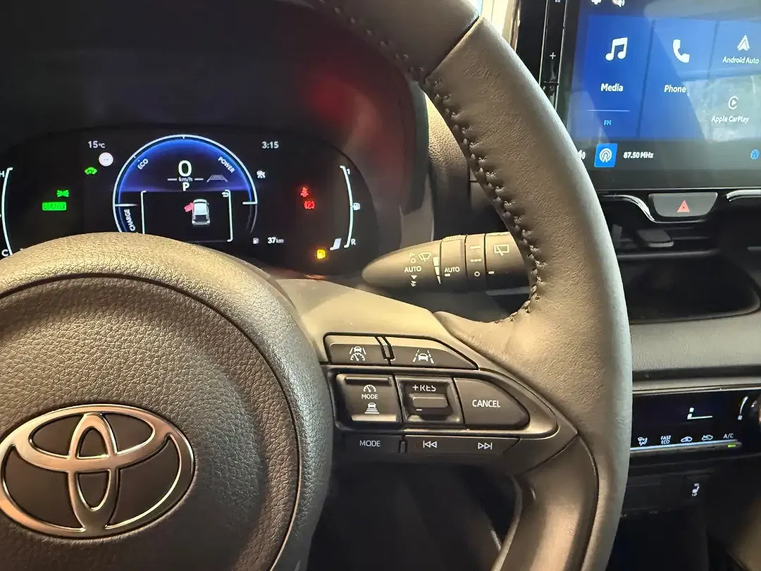 Toyota Yaris - Thumbnail 12