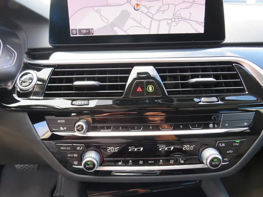 BMW 520 - Thumbnail 14