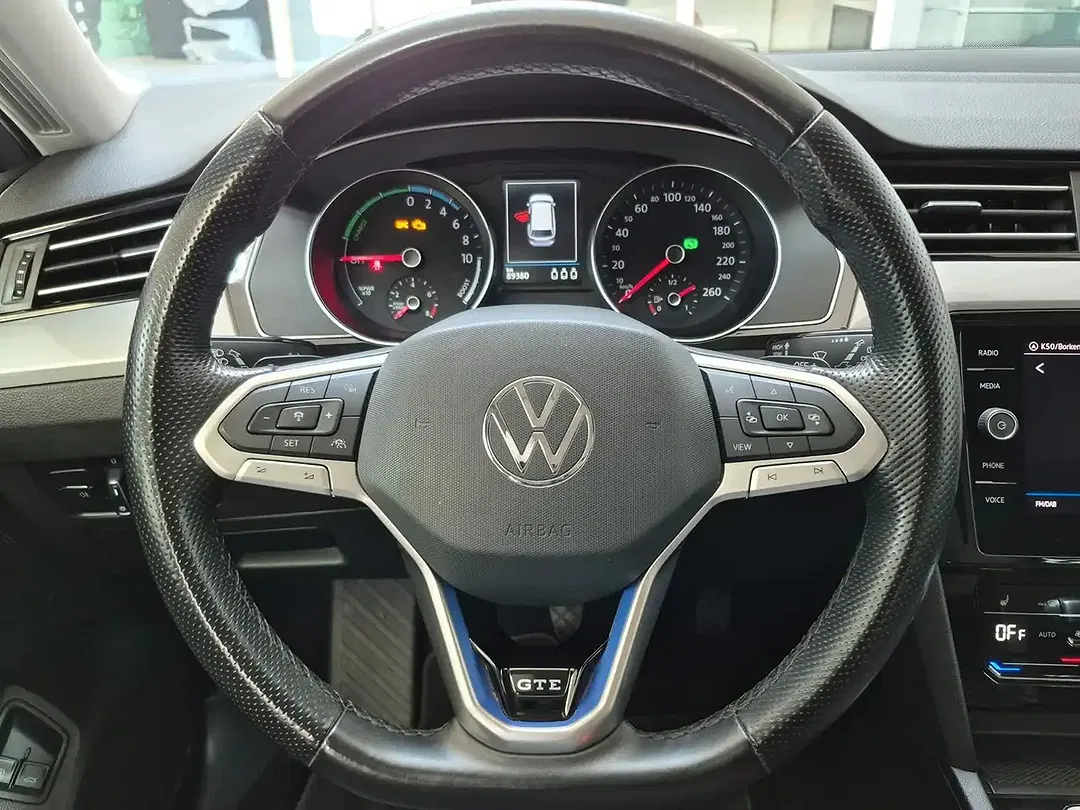 Volkswagen Passat Variant - Thumbnail 12