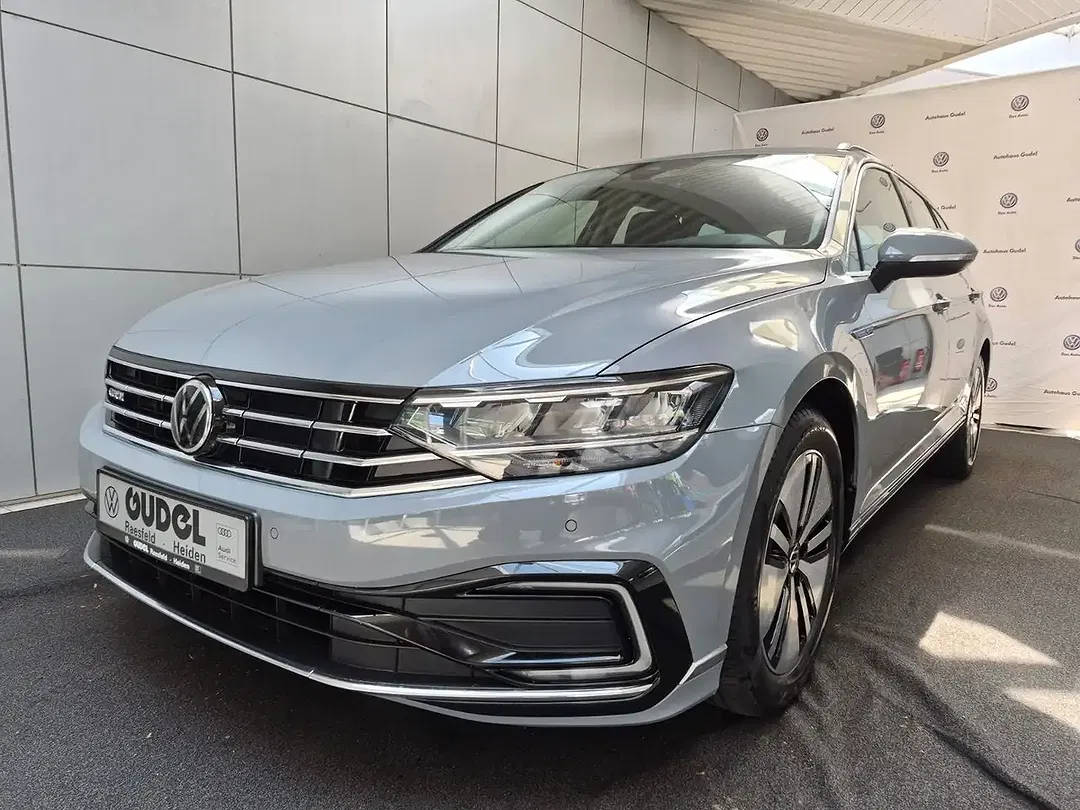 Volkswagen Passat Variant - Thumbnail 4