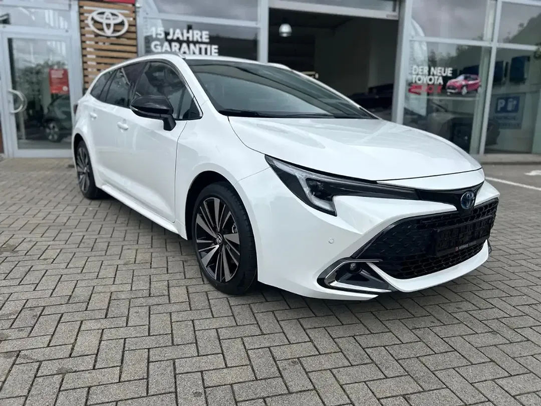 Toyota Corolla - Thumbnail 1