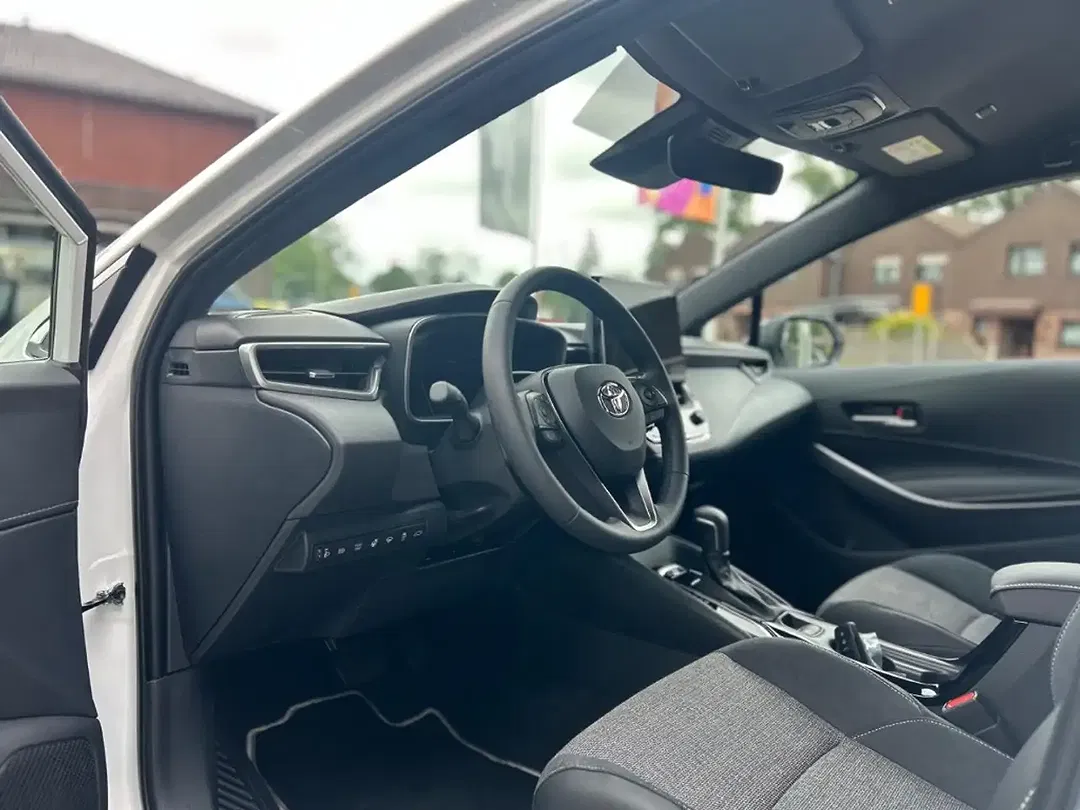 Toyota Corolla - Thumbnail 10