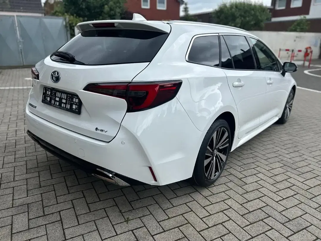 Toyota Corolla - Thumbnail 3