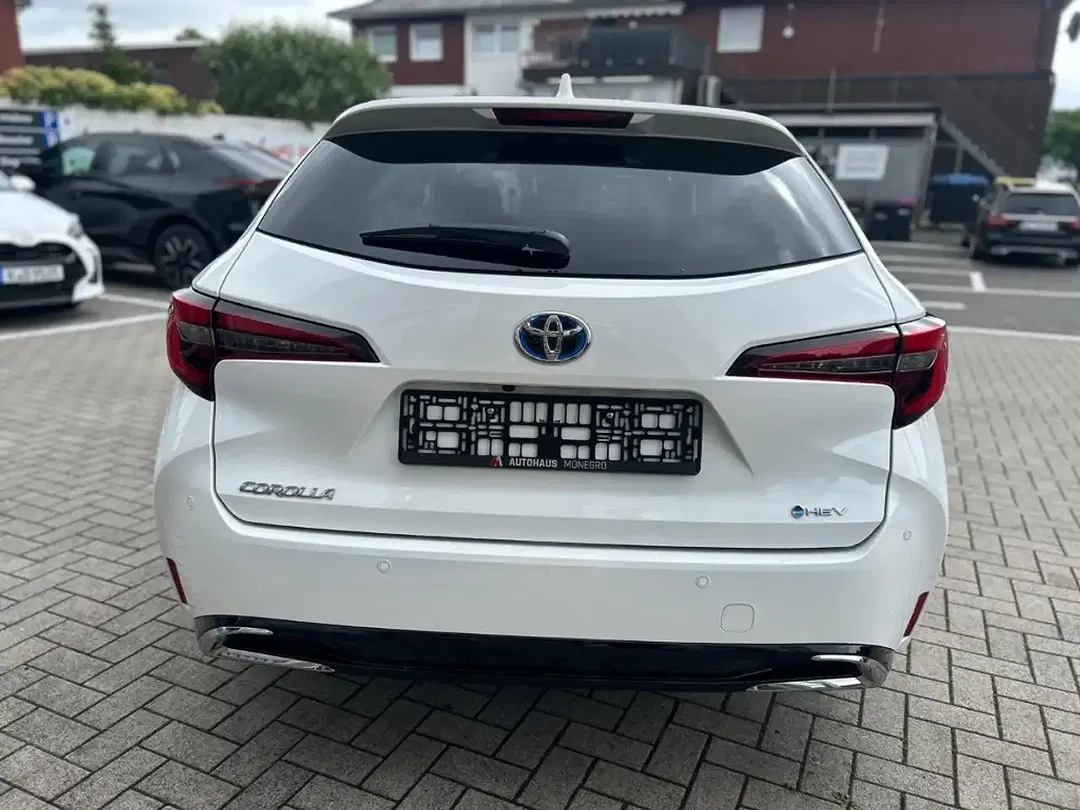 Toyota Corolla - Thumbnail 4