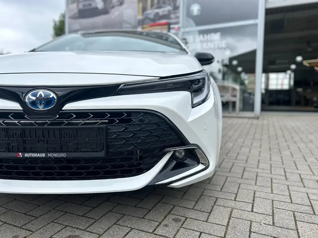 Toyota Corolla - Thumbnail 8