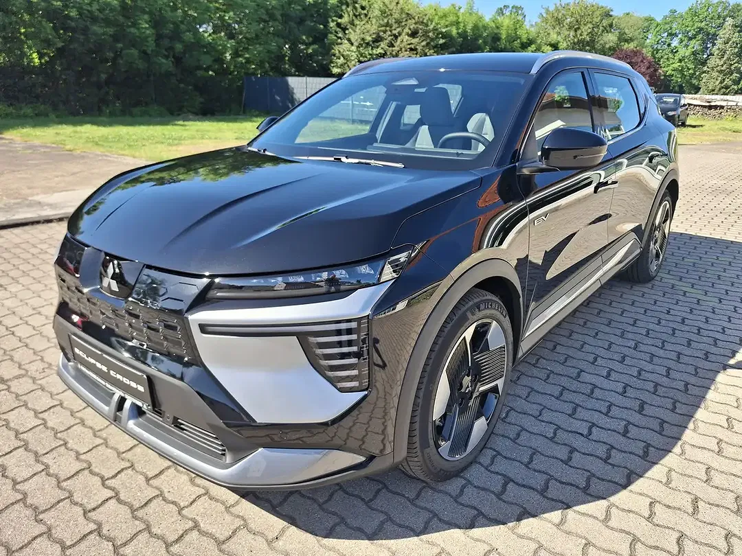 Mitsubishi Eclipse Cross - Thumbnail 3