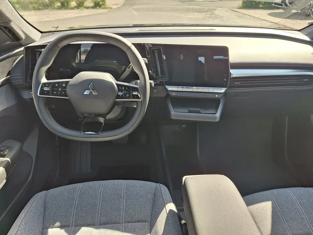 Mitsubishi Eclipse Cross - Thumbnail 6
