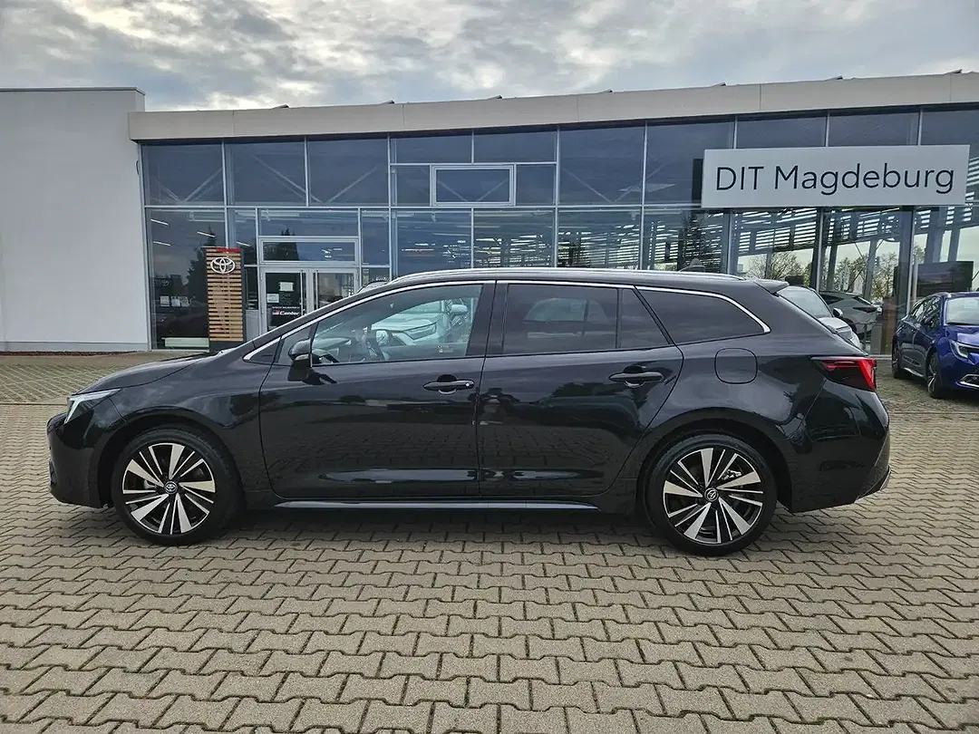 Toyota Corolla - Thumbnail 5