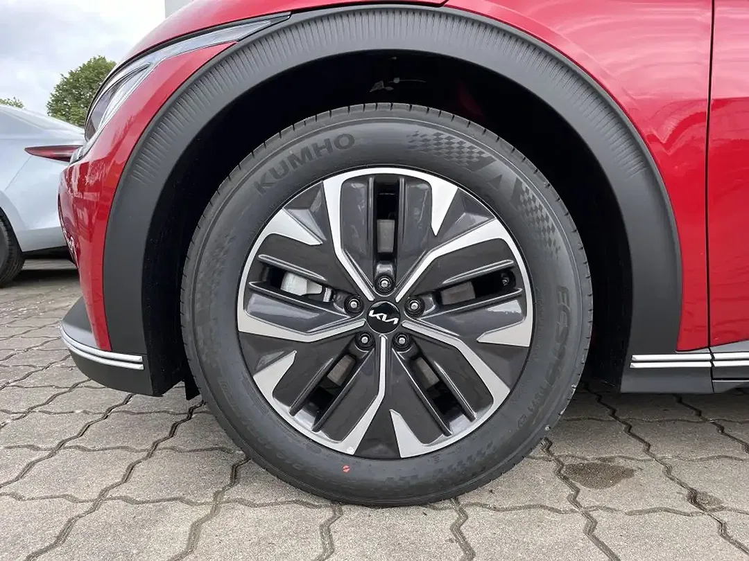 Kia EV6 - Thumbnail 7